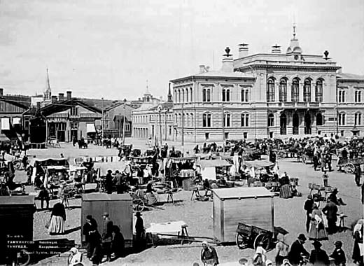 raatihuone ja kauppatori 1893